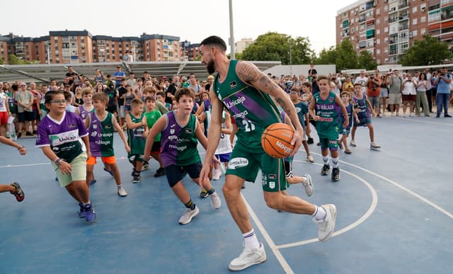 Chris Duarte, presentado en Málaga