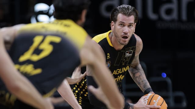 Guerra: El surgimiento del pívot pasador