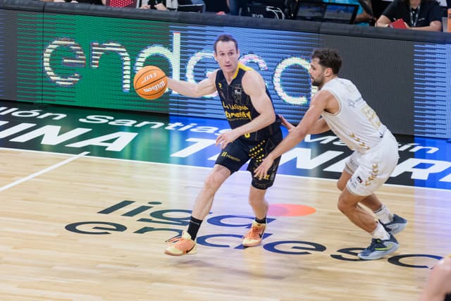 Marce Huertas, Jugador de la J6