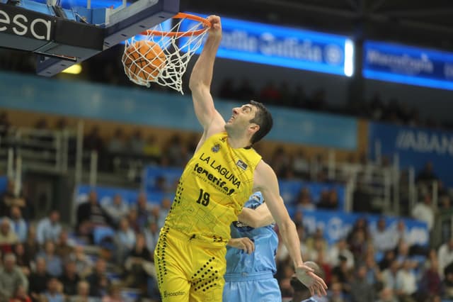 Shermadini, Jugador de la J10