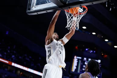 Walter Tavares machaca