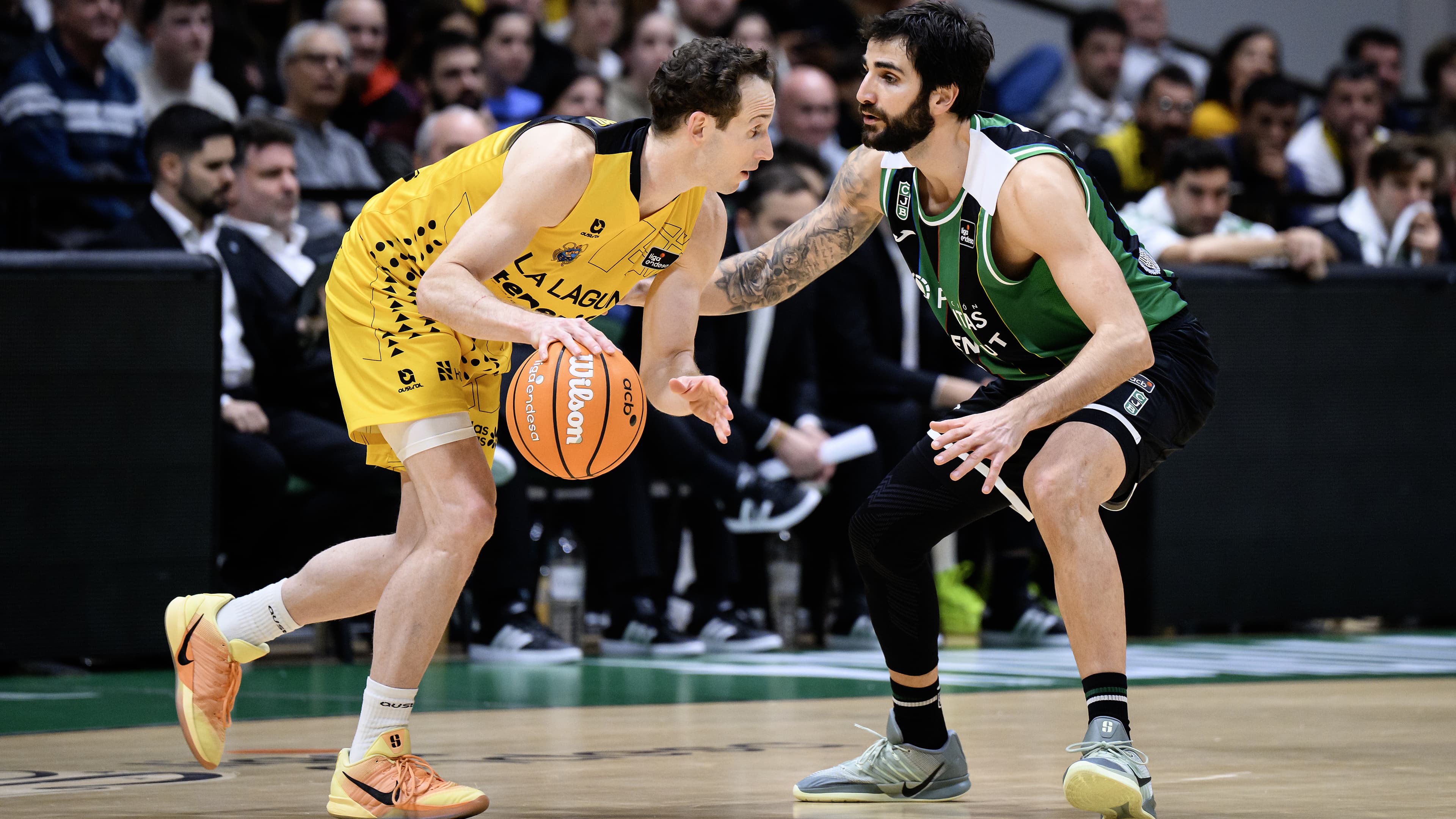 Ricky Rubio, perseguido por Marcelinho Huertas