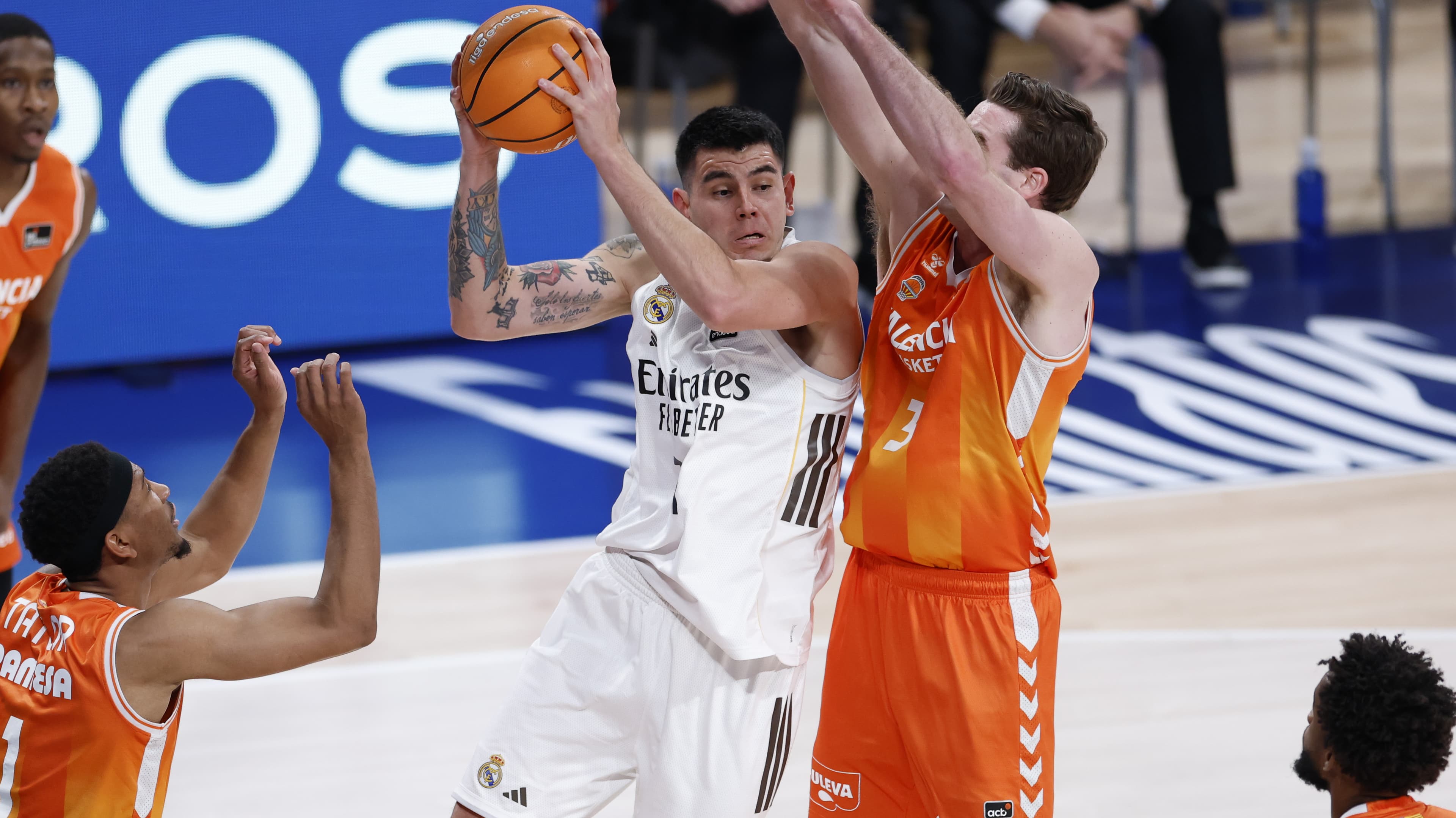 Gaby Deck, con el balón