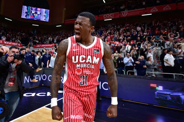 Dylan Ennis, 3.000 de valoración