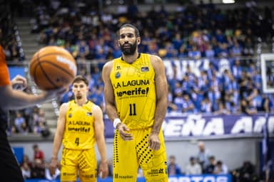 Thomas Scrubb en el tiro libre