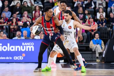 Lance de juego del Real Madrid - Kosner Baskonia