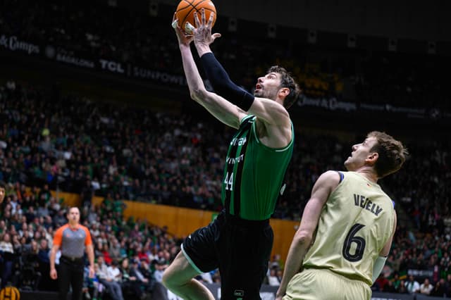 Tomic: 7.000 puntos, 10º victorias