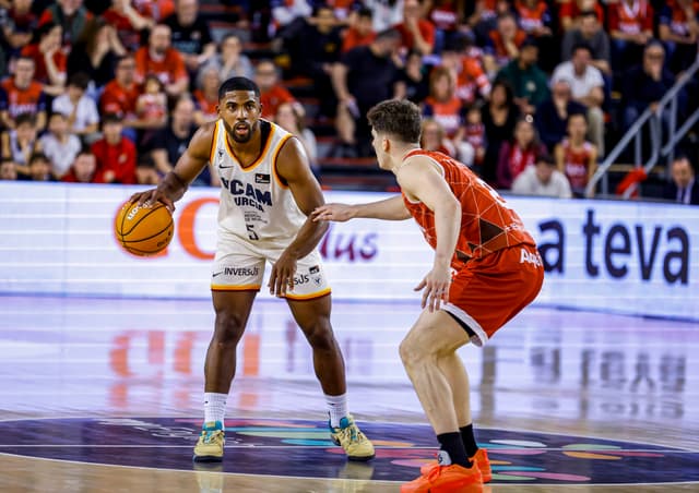 DeJulius: ¡35 puntos en Manresa!