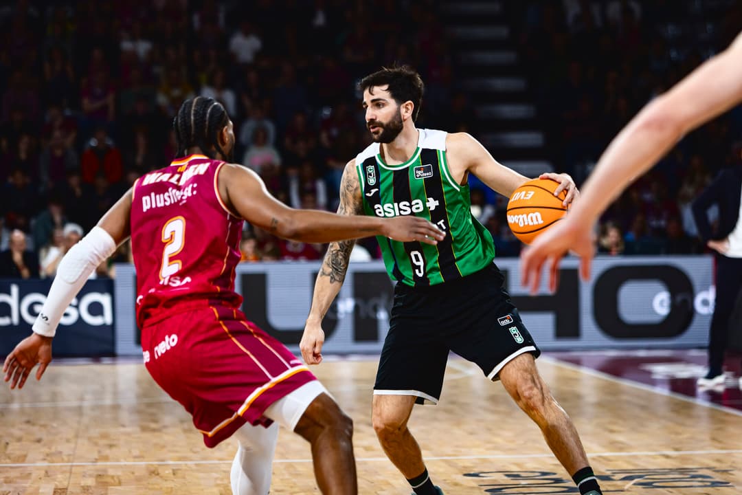 Asisa Joventut celebra la victoria ante Hiopos Lleida