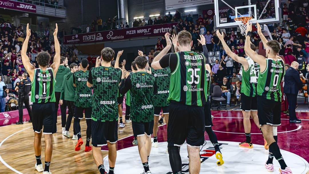 Asisa Joventut celebra la victoria ante Hiopos Lleida