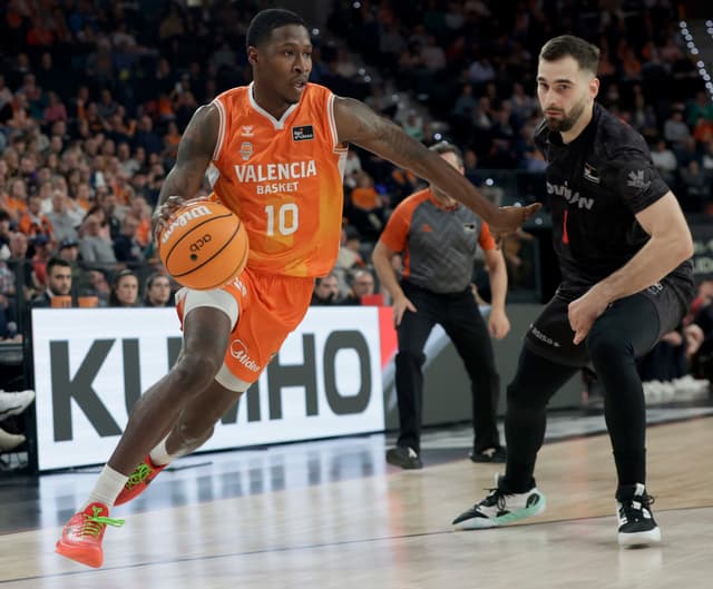 Valencia B., 100 puntos 10 veces