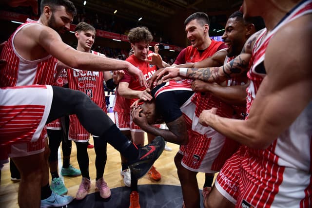 UCAM Murcia supera al Surne Bilbao desde el triple (100-81)