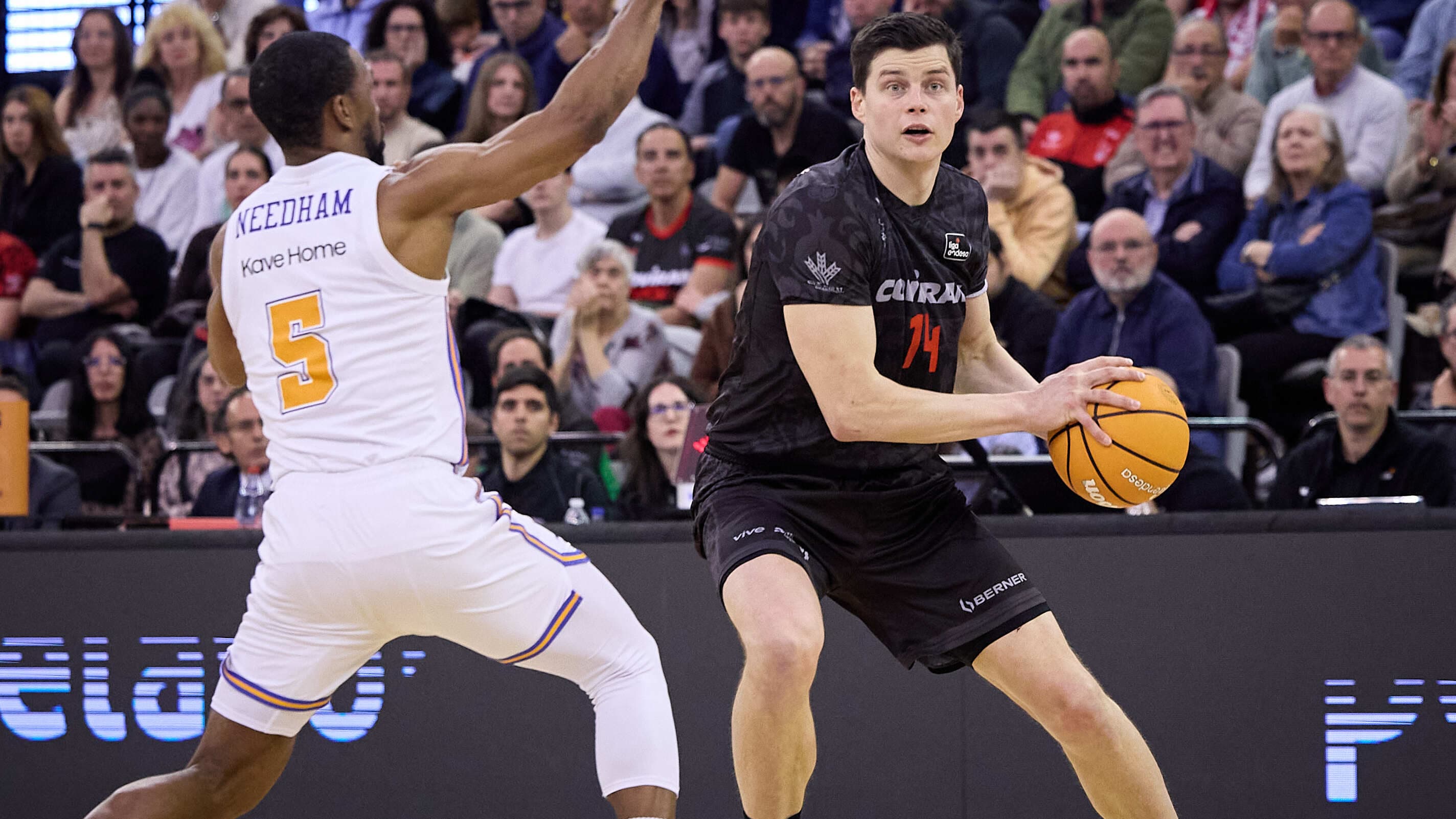 Emoción en el Coviran Granada-Bàsquet Girona