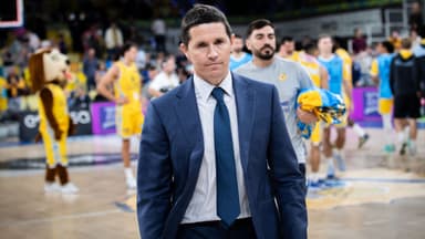 Jaka Lakovic camino de los vestuarios