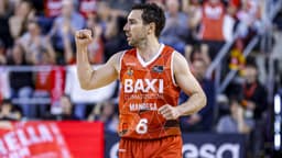 Ferran Bassas celebra la canasta