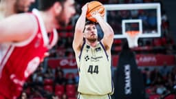 Joel Parra, en el tiro libre