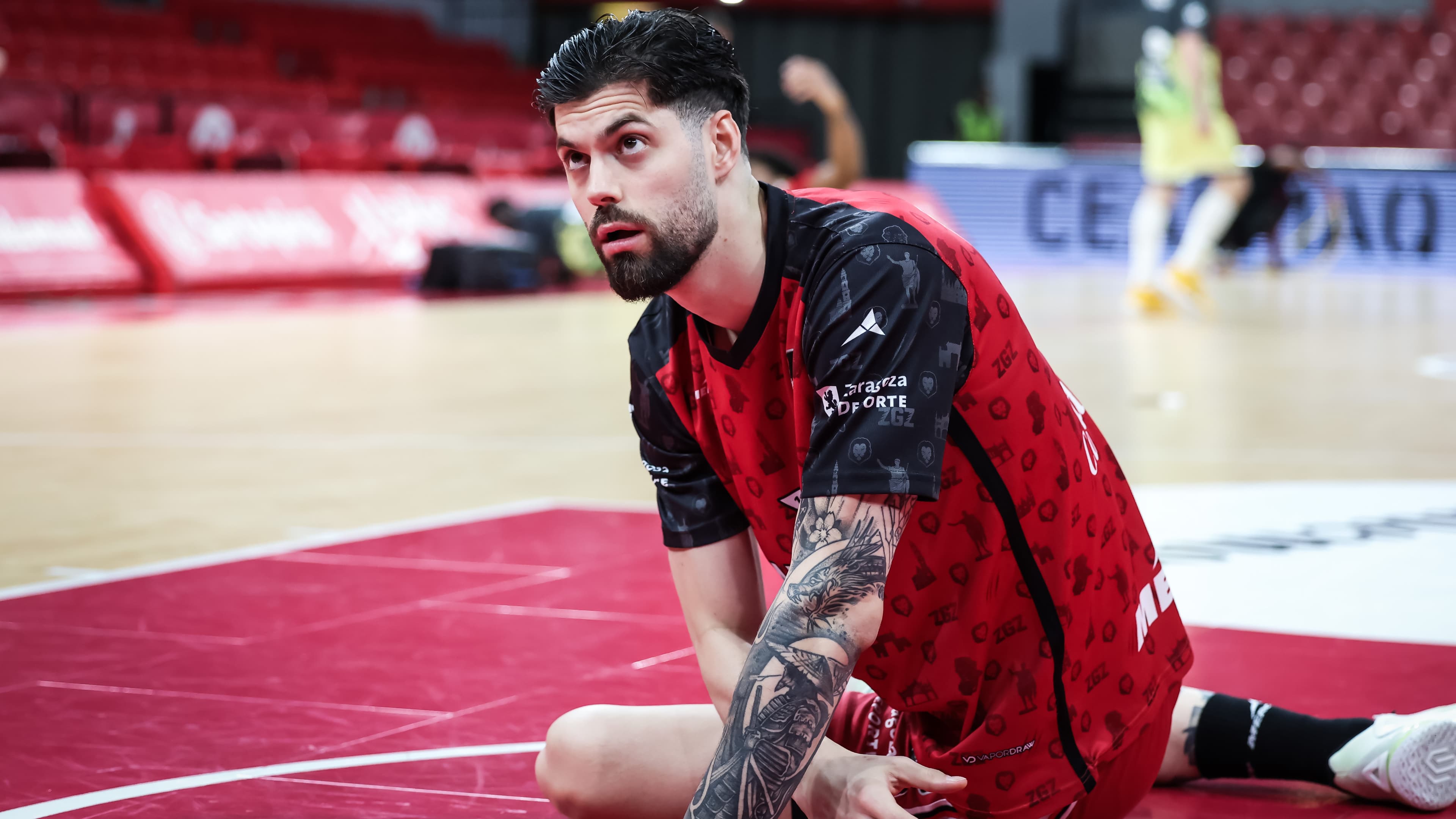 Santi Yusta, durante el calentamiento