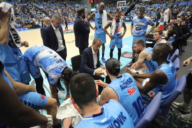 Best alimenta el sueño de la permanencia del Andorra (97-99)