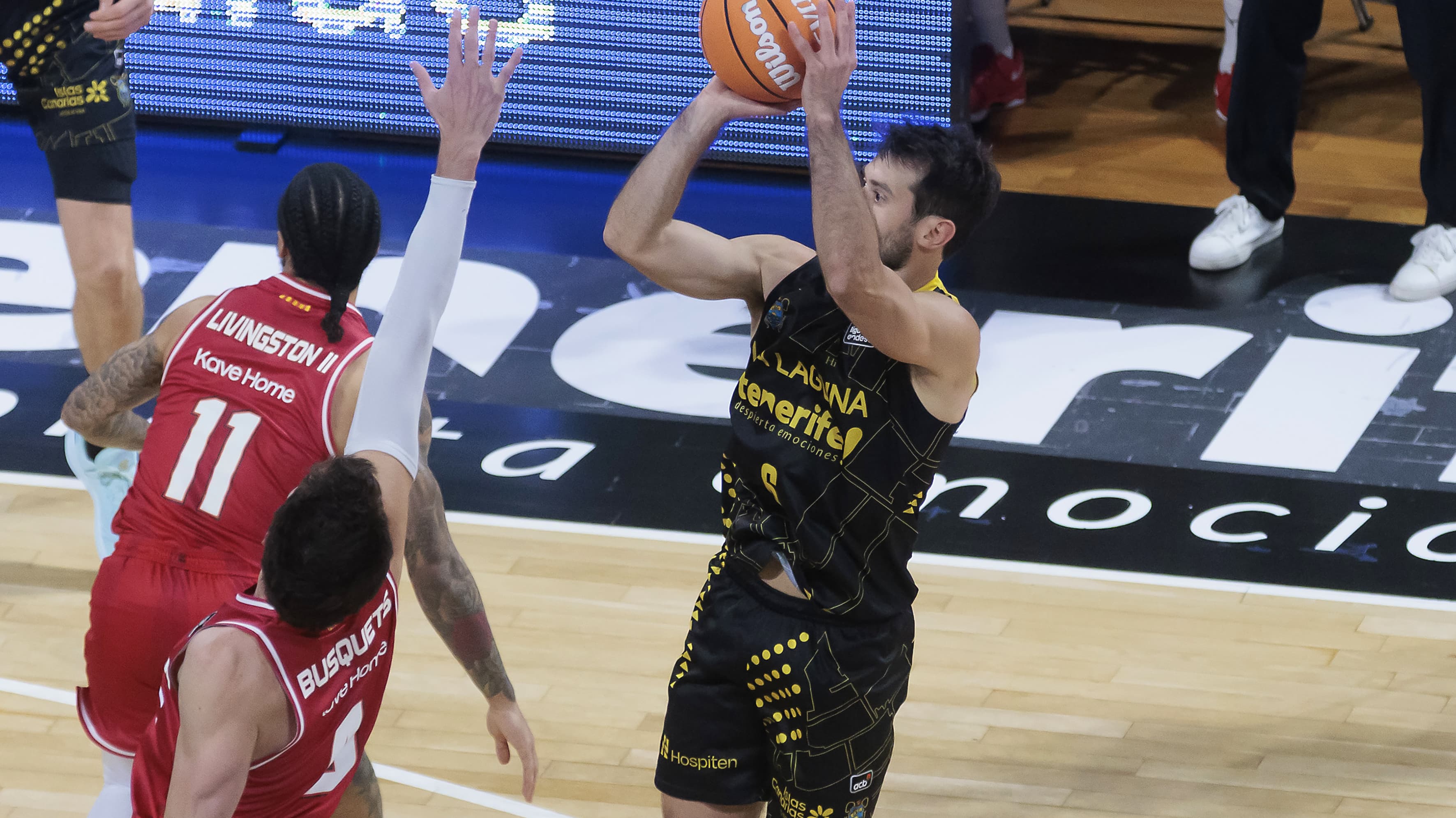 Bruno Fitipaldo lanza a canasta