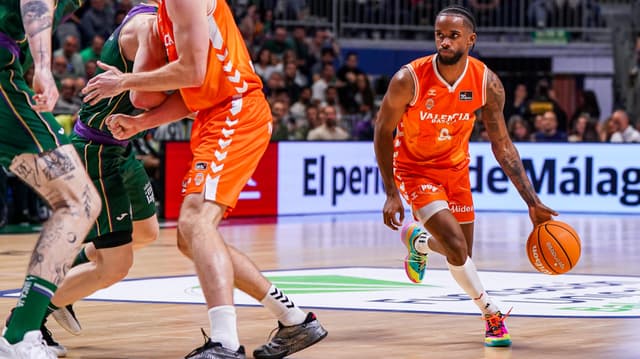 Montero se cuela en la fiesta del Carpena (89-96)