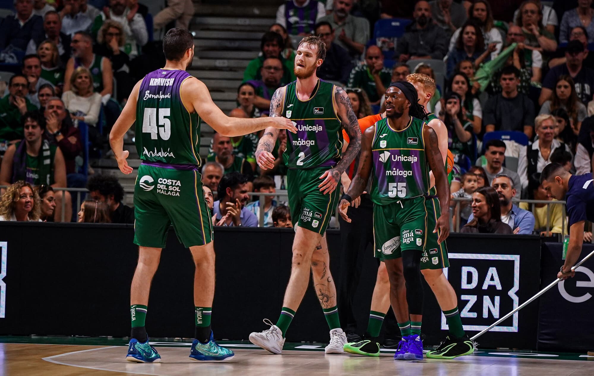Unicaja celebra su victoria ante Hiopos Lleida