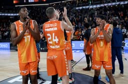 Valencia Basket celebra la victoria