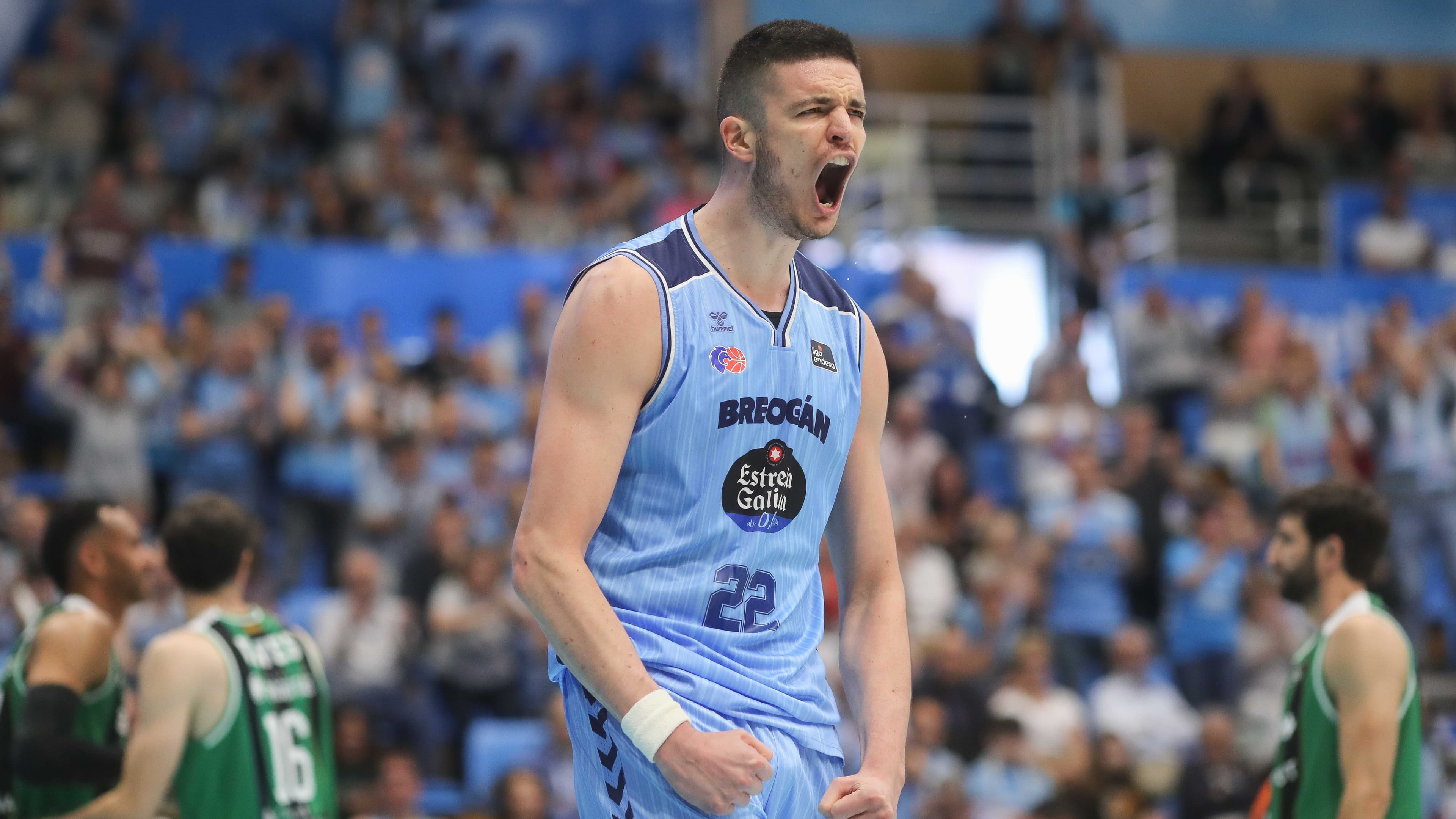 Danko Brankovic celebra la canasta