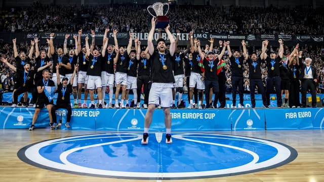 Surne Bilbao, bicampeón y 57º título internacional para el baloncesto español