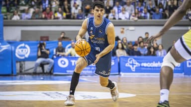 Gonzalo Corbalán, con el balón