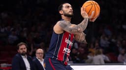 Markus Howard lanza a canasta