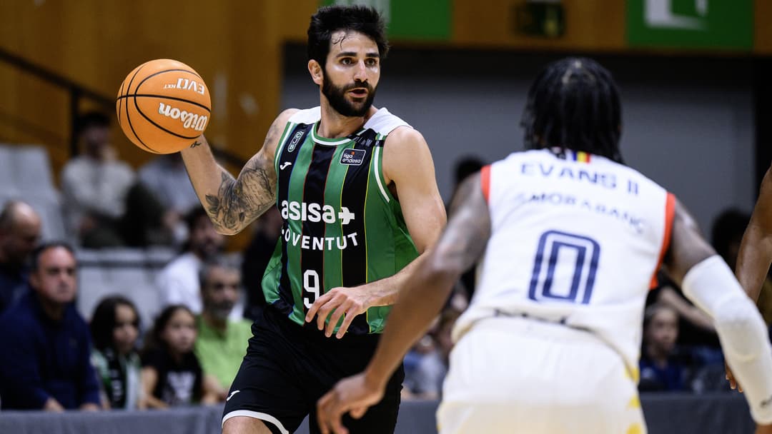 Ricky Rubio con el balón