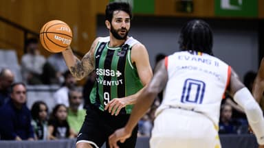 Ricky Rubio con el balón