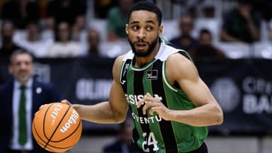 Cameron Hunt, con el balón