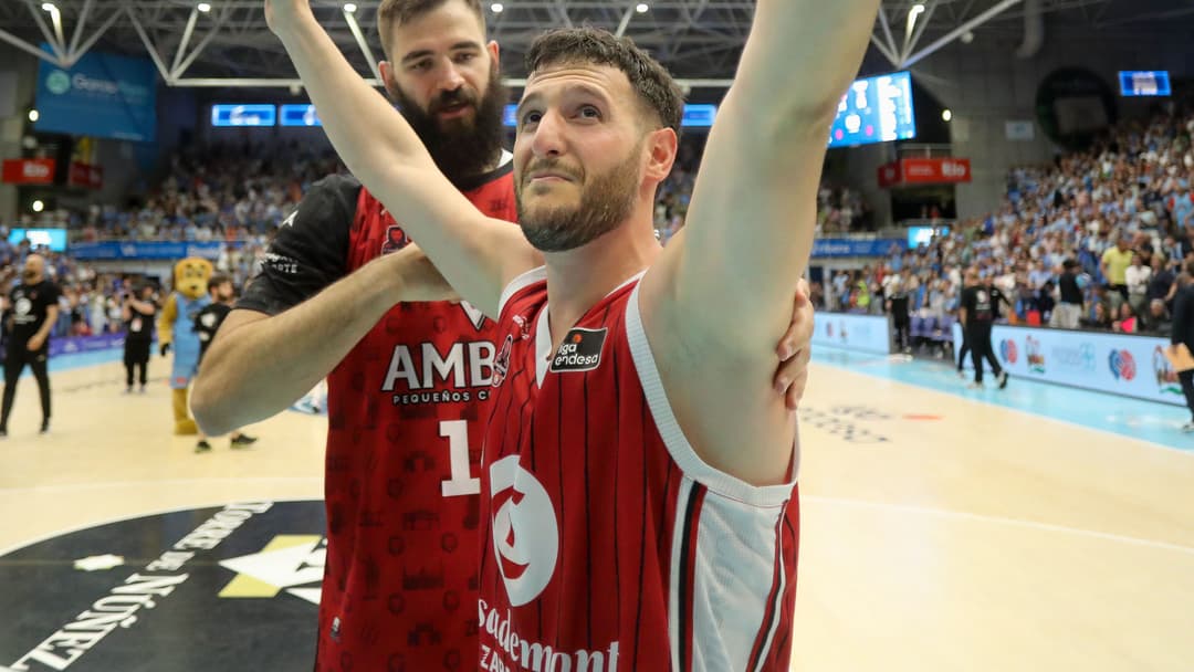 Marco Spissu celebra su canasta decisiva frente a Rio Breogan