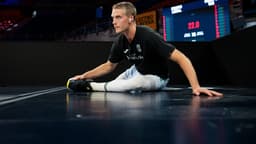 Ludde Hakanson, calentando en el Buesa Arena