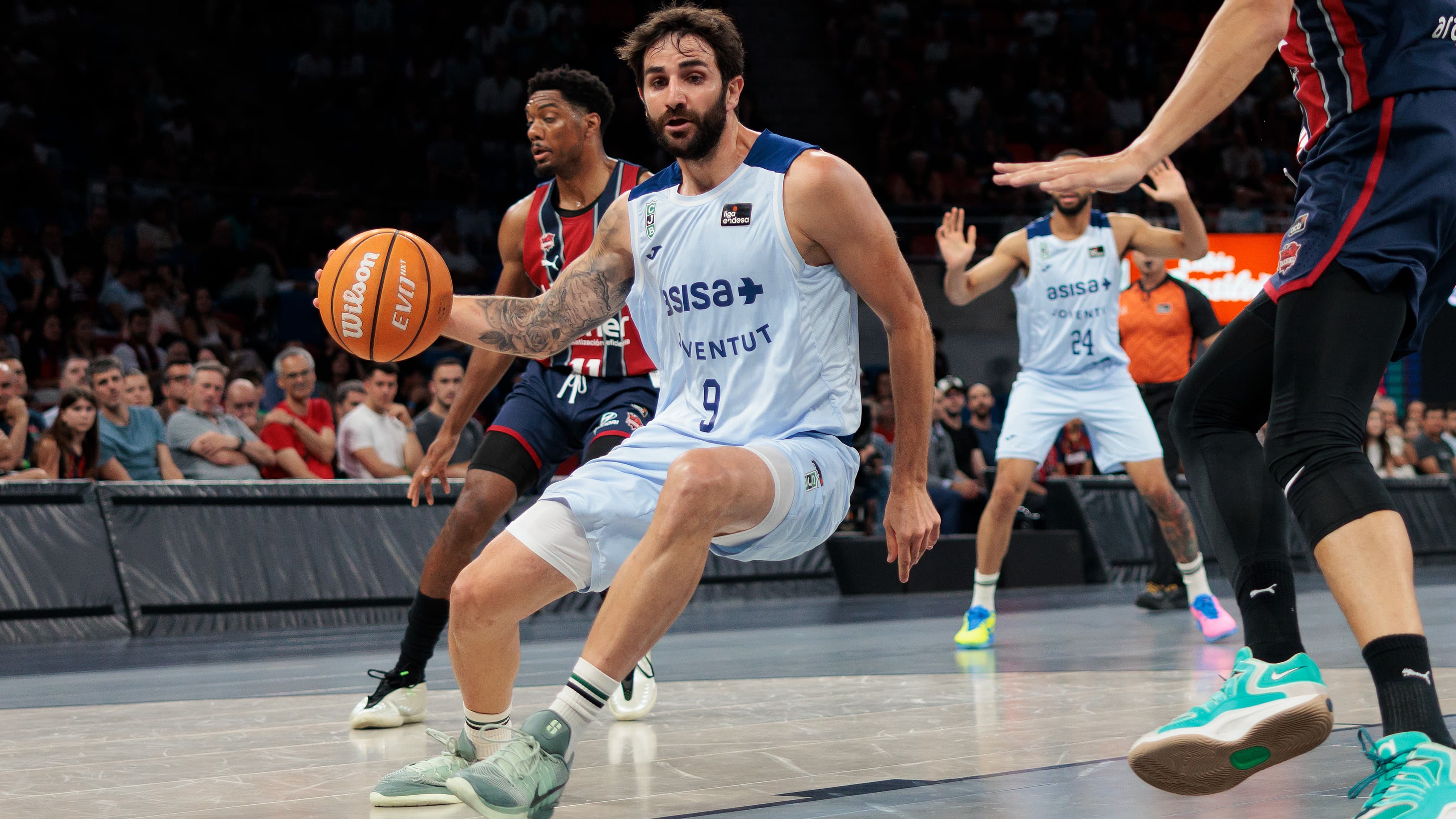 Ricky Rubio con el balón