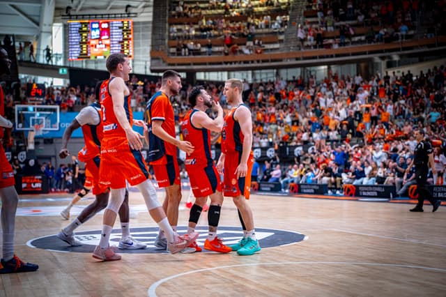 Leyma Coruña consigue la plaza de ascenso a Liga Endesa tras vencer a Movistar Estudiantes (97-100)