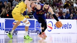 Tornike Shengelia con el balón