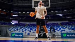 Willy Hernangómez, presentado como juegador de Unicaja