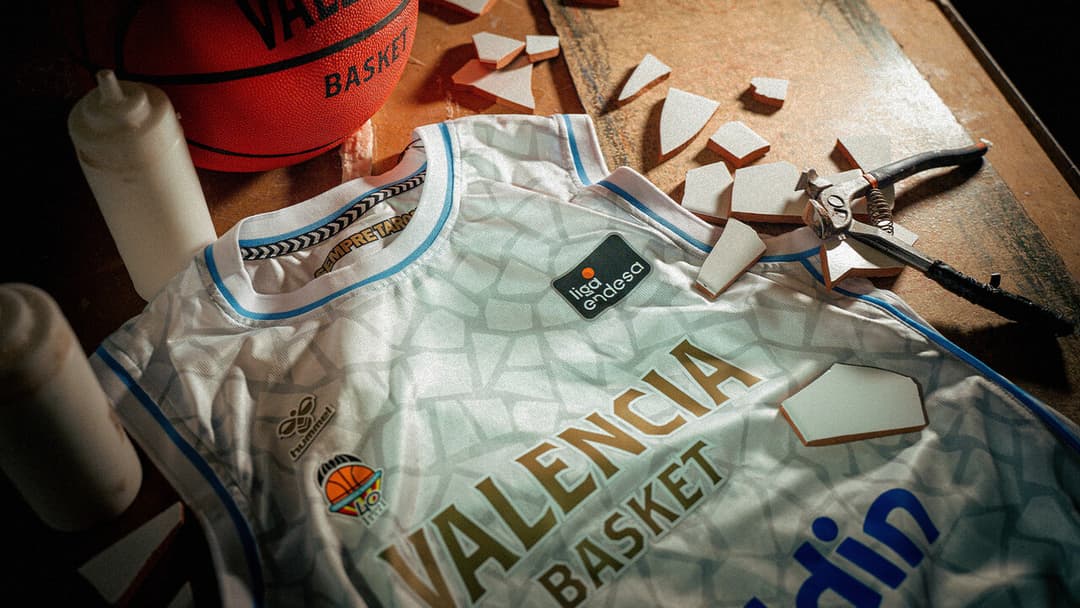 Tercera equipación de Valencia Basket