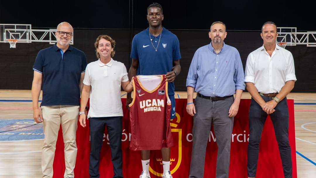Jean-Marc Pansa presentado con UCAM Murcia