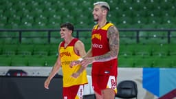 Willy Hernangomez y Álvaro Cárdenas durante la sesión de tiro de la selección española