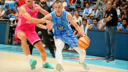 Aranitovic ataca el aro en el encuentro de pretemporada ante Mega Basket