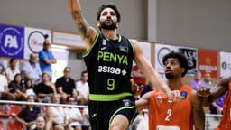 Ricky Rubio realizando una entrada a canasta