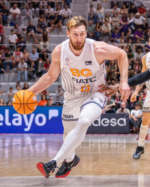 🏀 James KARNIK demuestra sus cualidades