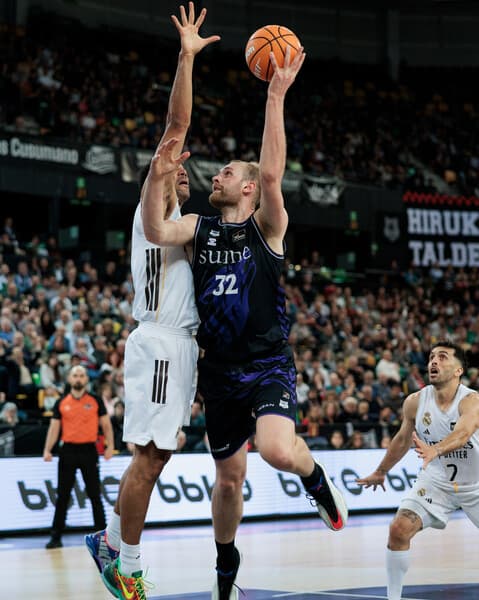 🖤 HLINASON domina ante el Real Madrid