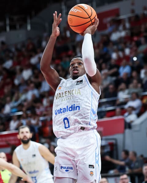 😍 TJ SHORTS y su primer gran recital en Liga Endesa