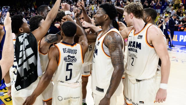 UCAM Murcia muestra su carácter en el Palau para igualar la serie (87-90)