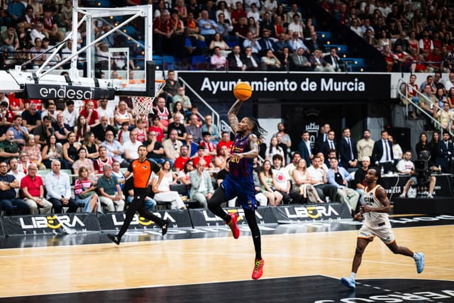 El Barça, potente e inspirado, a semifinales con otro triunfo claro en Murcia (76-100)