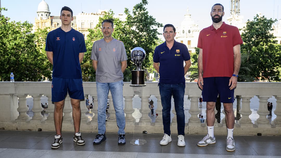 Foto de familia en la presentación del Playoff Final
